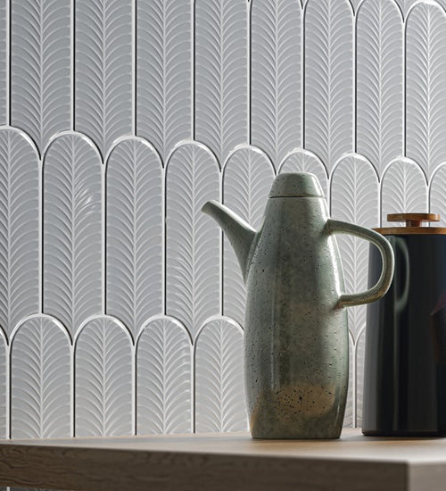 Wandtegel Cifre Alma Scale Pearl Brillo 8x21,5 cm